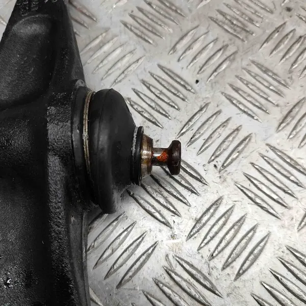 Mercedes-Benz A220 330 90 07 Undre Kontrollarm image 6