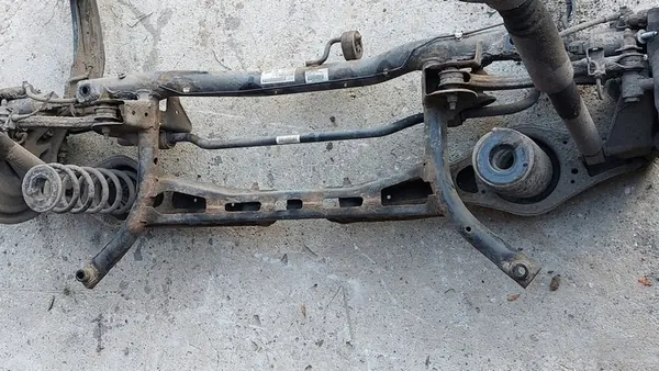 Trave di Sospensione Posteriore VW Tiguan I Lift 2.0 TDI image 4