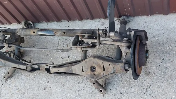 Trave di Sospensione Posteriore VW Tiguan I Lift 2.0 TDI image 8