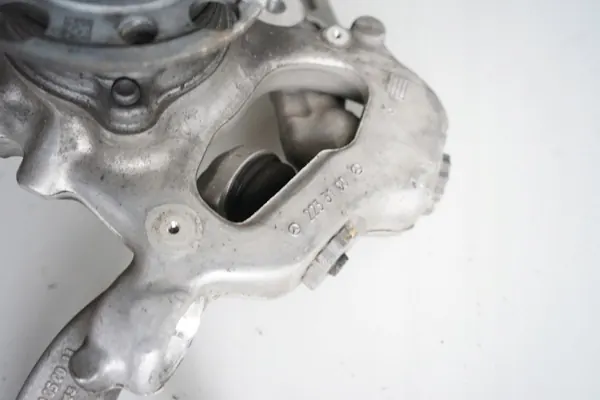 Mozzo anteriore sinistro con bracci Mercedes Classe S W223 image 4