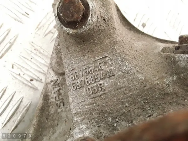 BMW X1 2020 Hjullagerhus Fram Höger OEM 6876646 image 3