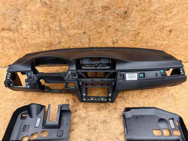 BMW 3 E90-E93 instrumentpanel OEM - Komplett svart NAVI image 4