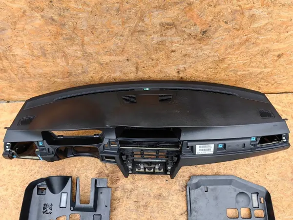 BMW 3 E90-E93 instrumentpanel OEM - Komplett svart NAVI image 5