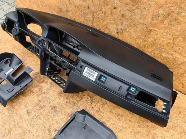 BMW 3 E90-E93 instrumentpanel OEM - Komplett svart NAVI image 7