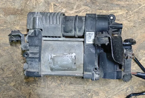 Compressore sospensione Jeep Grand Cherokee IV WK2 OEM image 3