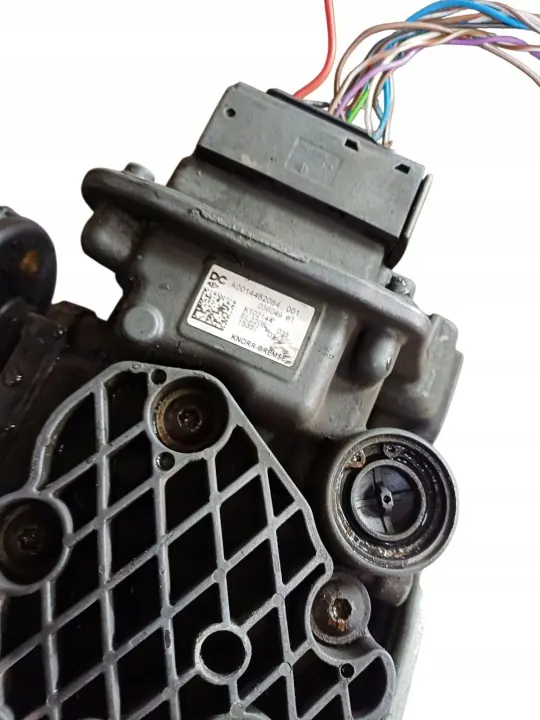 Soupape de base du dessiccateur Mercedes Actros MP4 OEM A0014462064 image 3