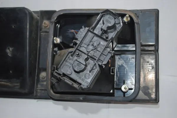 Junta Farol Traseiro VW Vento OEM 1H5853481 Usado image 5