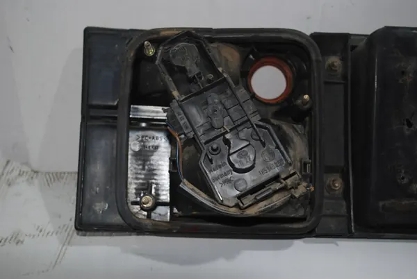 Junta Farol Traseiro VW Vento OEM 1H5853481 Usado image 6
