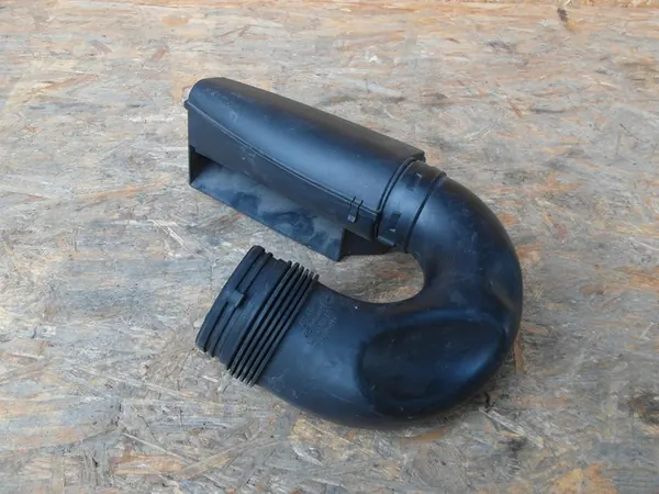 AUDI A3 8P 2.0 TDI Ilmansuodattimen Kotelo 1K0805962E image 2