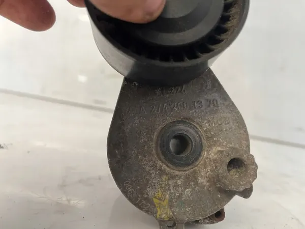 Belt Tensioner MERCEDES C200 W205 2.0 CGI A2742001370 image 3