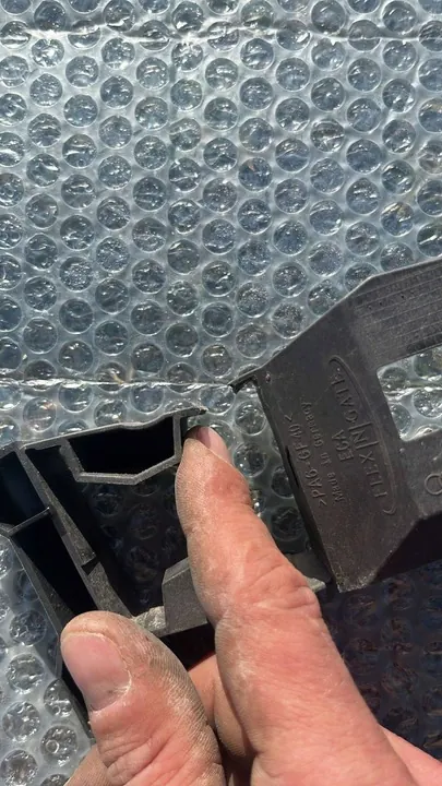 Glissière phare avant gauche Audi A6 S6 C8 4K0805607 image 2