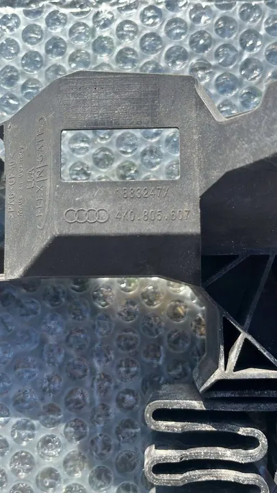 Glissière phare avant gauche Audi A6 S6 C8 4K0805607 image 3