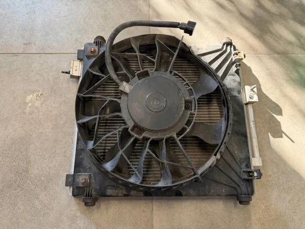 Tesla Model S AC-kondensorfläkt OEM 6007352-00-F image 2