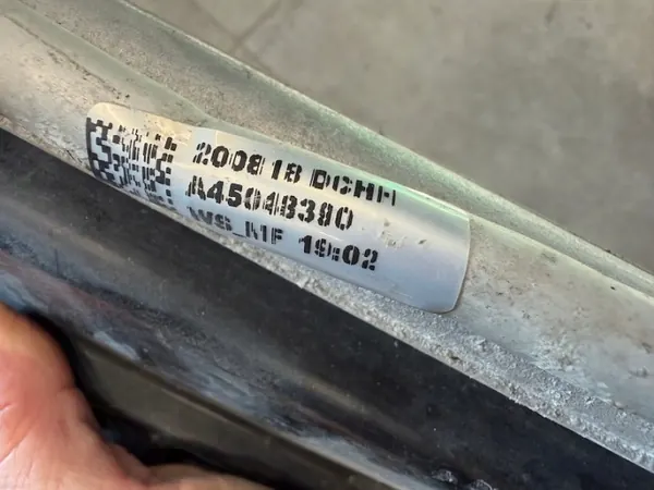 Tesla Model S AC-kondensorfläkt OEM 6007352-00-F image 3