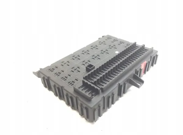 Caixa de fusíveis DAF OEM 1746420 - Estado usado image 3