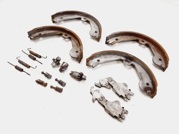 Mercedes-Benz Handbremsbacken OEM MAM52244 image 2