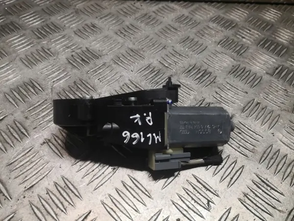 Mercedes-Benz ML W166 Stoelmotor OEM 826649984 Links Voor image 4