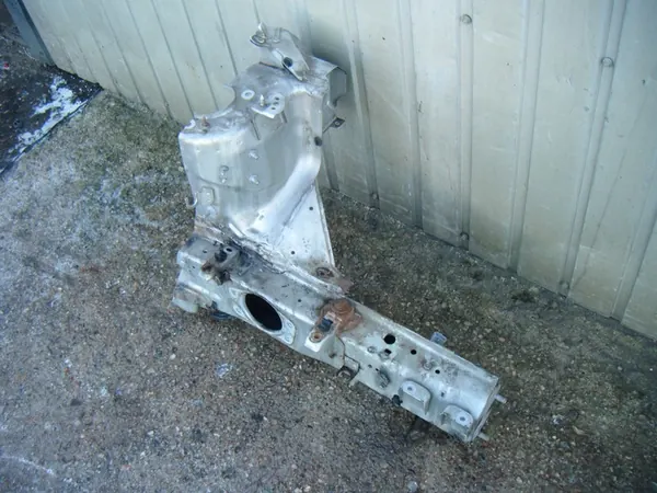 SMART FORFOUR 04- Section Longitudinale Avant Gauche image 3