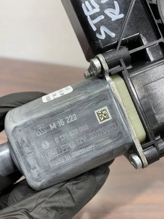 Motor de ventana puerta delantera Alfa Romeo Stelvio OEM M16222 image 4