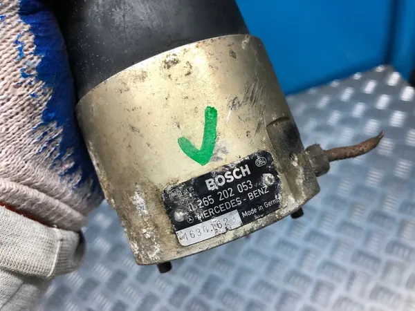 MERCEDES W140 Reservatório de pressão ASR image 4