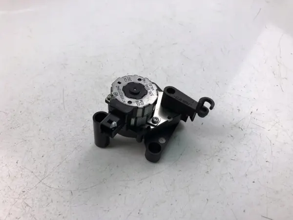 Actuador de compuerta Mercedes-Benz OEM 5399046140 Usado image 2