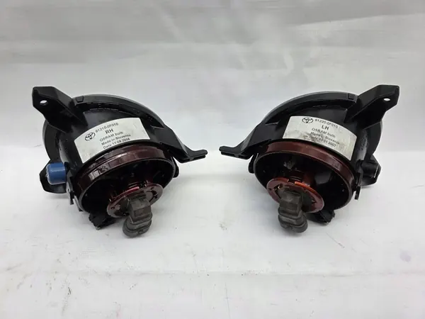 Farol de neblina Toyota Corolla E21 Verso OE 81220-0F010 image 3