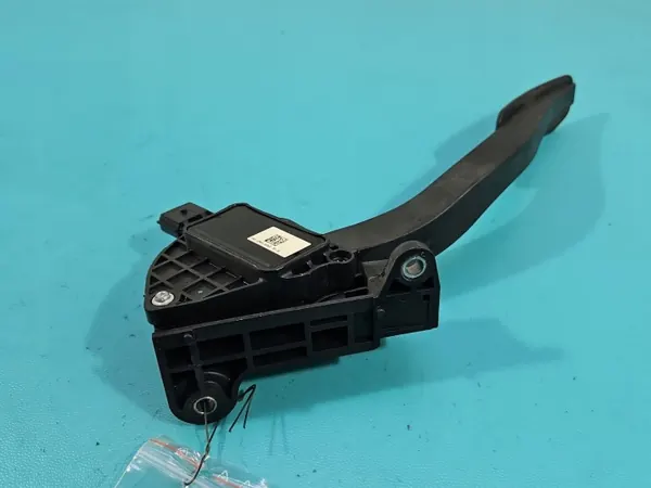 Jaguar XE Kaasupoljinpotentiometri OEM E1521-235420 image 3