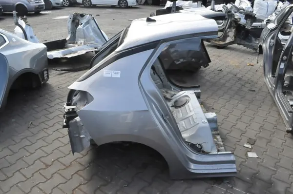 Panneau arrière Opel Corsa F OEM 260484 image 9