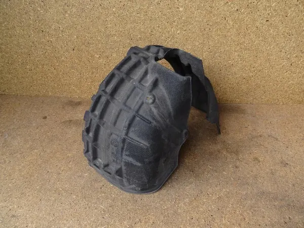 AUDI Q3 8U Right Front Wheel Arch 8U0821172E image 2