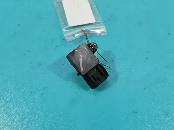 MAP-sensor OEM 05033310AB för Dodge Caliber image 2