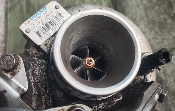 Volvo S80 I 2.4 20V Turbocompresor 8601689 image 4