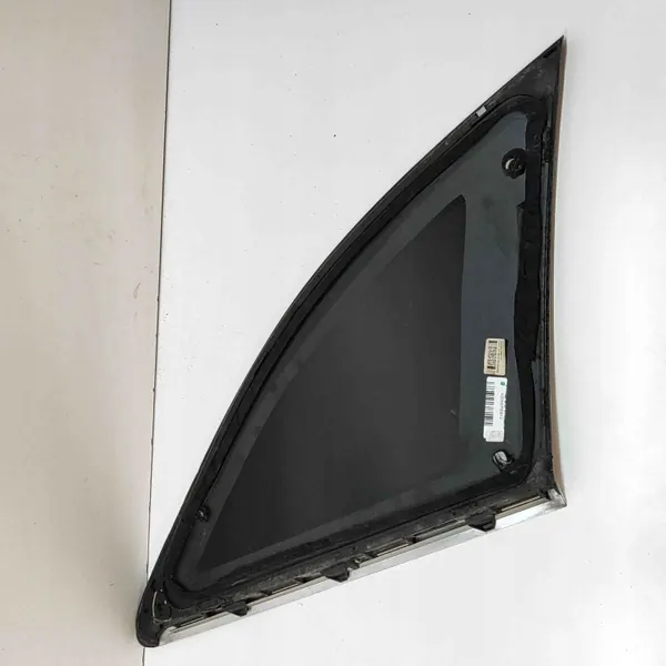 Gebruikt linker achterruit OEM A2056700912 Mercedes-Benz image 4