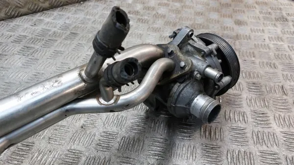 Pompe à eau & tuyaux OEM pour Volvo XC90 I 4.4 V8 image 3