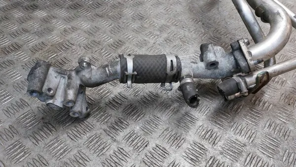 Pompe à eau & tuyaux OEM pour Volvo XC90 I 4.4 V8 image 5