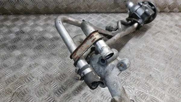 Pompe à eau & tuyaux OEM pour Volvo XC90 I 4.4 V8 image 7