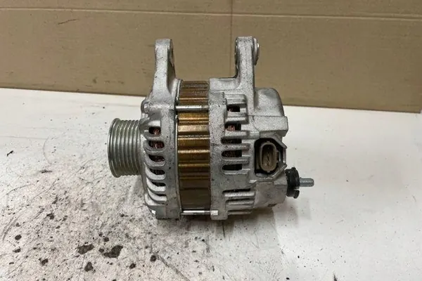 Vaihtovirtageneraattori NISSAN JUKE 1.6L 2011 OEM 231001KA1M image 6