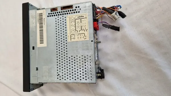 Radio cassette Audi Concert OEM 4B0035186E image 3