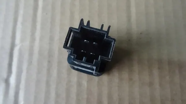 LEON I Alarmtaster 4B0962109A image 4