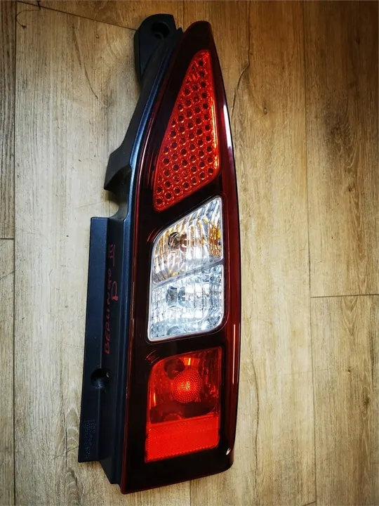 Lámpara trasera derecha Citroen Berlingo III Peugeot Partner III image 3