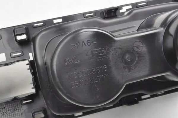 Opel Mokka B Getränkehalter OEM M0U023616 - Gebraucht image 4
