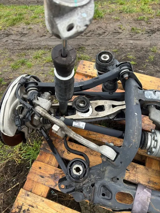 Sospensione posteriore Audi A4 B9 A5 8W 3.0 TDI image 2