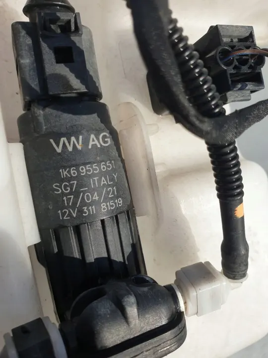 OEM 5FF955453 Frontscheibenwaschbehälter für Audi A3 8Y image 10