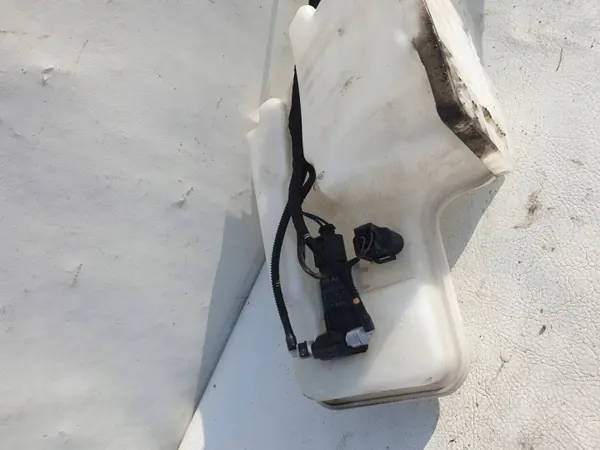OEM 5FF955453 Frontscheibenwaschbehälter für Audi A3 8Y image 8