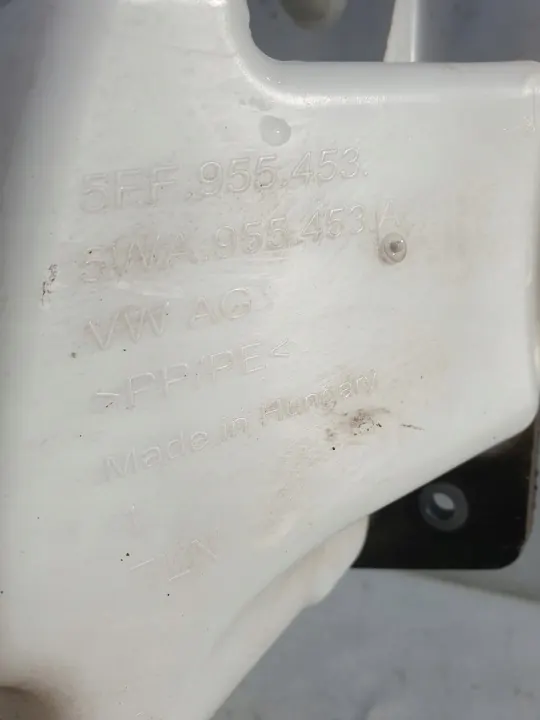 OEM 5FF955453 Frontscheibenwaschbehälter für Audi A3 8Y image 9