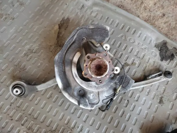 BMW M2 F87 etujarrulevyn suojus OEM 2284743 image 8