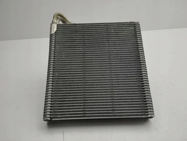 OEM 5WC816103 A/C-lämmitysjäähdytin VW Golf VIII:lle image 8