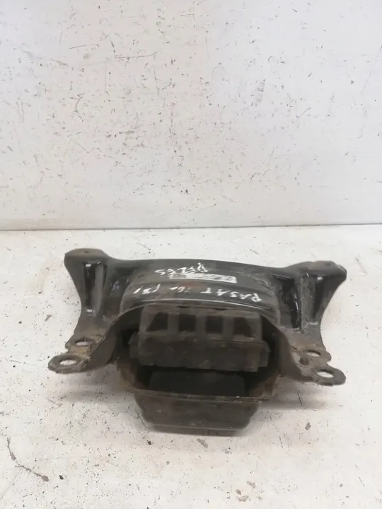 Vaihteiston tuki Volkswagen PASSAT B8 5Q0199555AD image 3