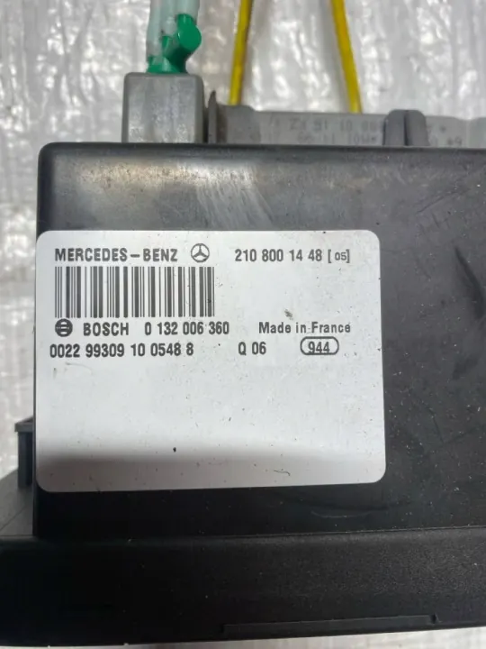 Pompe de verrouillage central Mercedes W210 OEM 2108001448 image 3