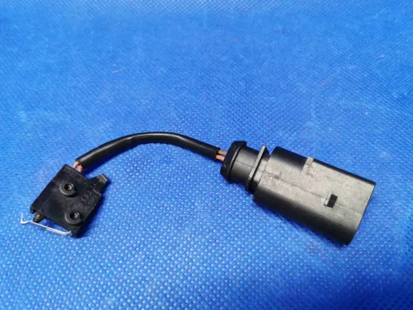 Micro-interrupteur OEM 8D0973822 pour verrou capot Audi image 5