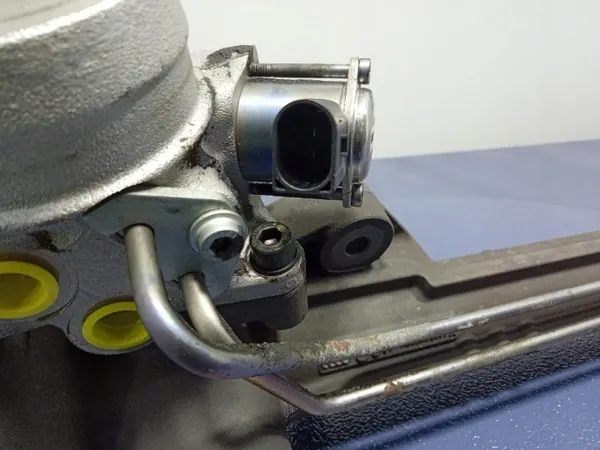 Audi A6 C6 Styrväxel OEM 4F1422065R image 4